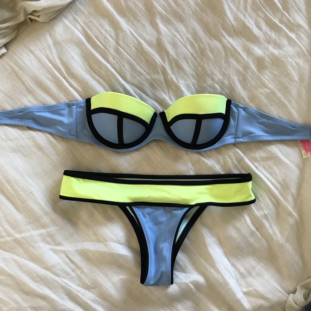 Victoria’s Secret color block swimsuit